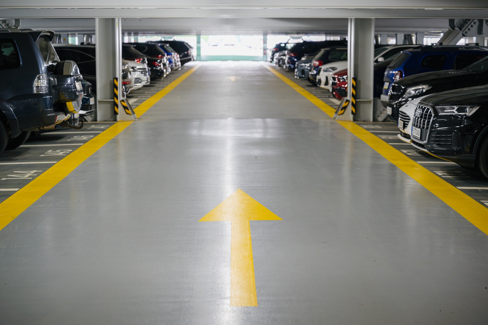 parcare la Henri Coanda